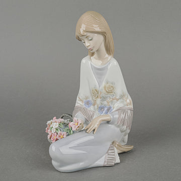 LLADRO Figurine Flower Song 7607 H7.25"