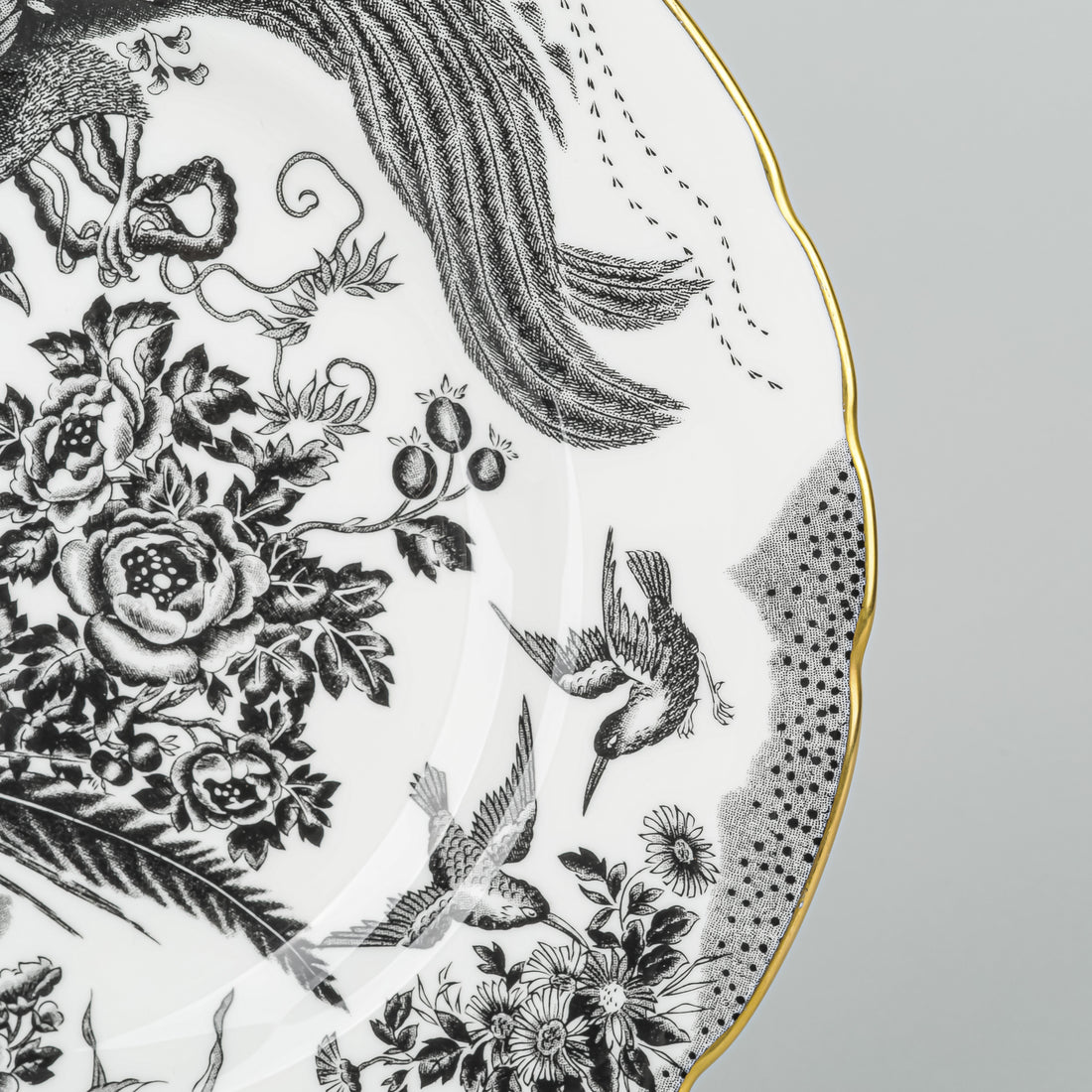 ROYAL CROWN DERBY Black Aves Dinner Plate