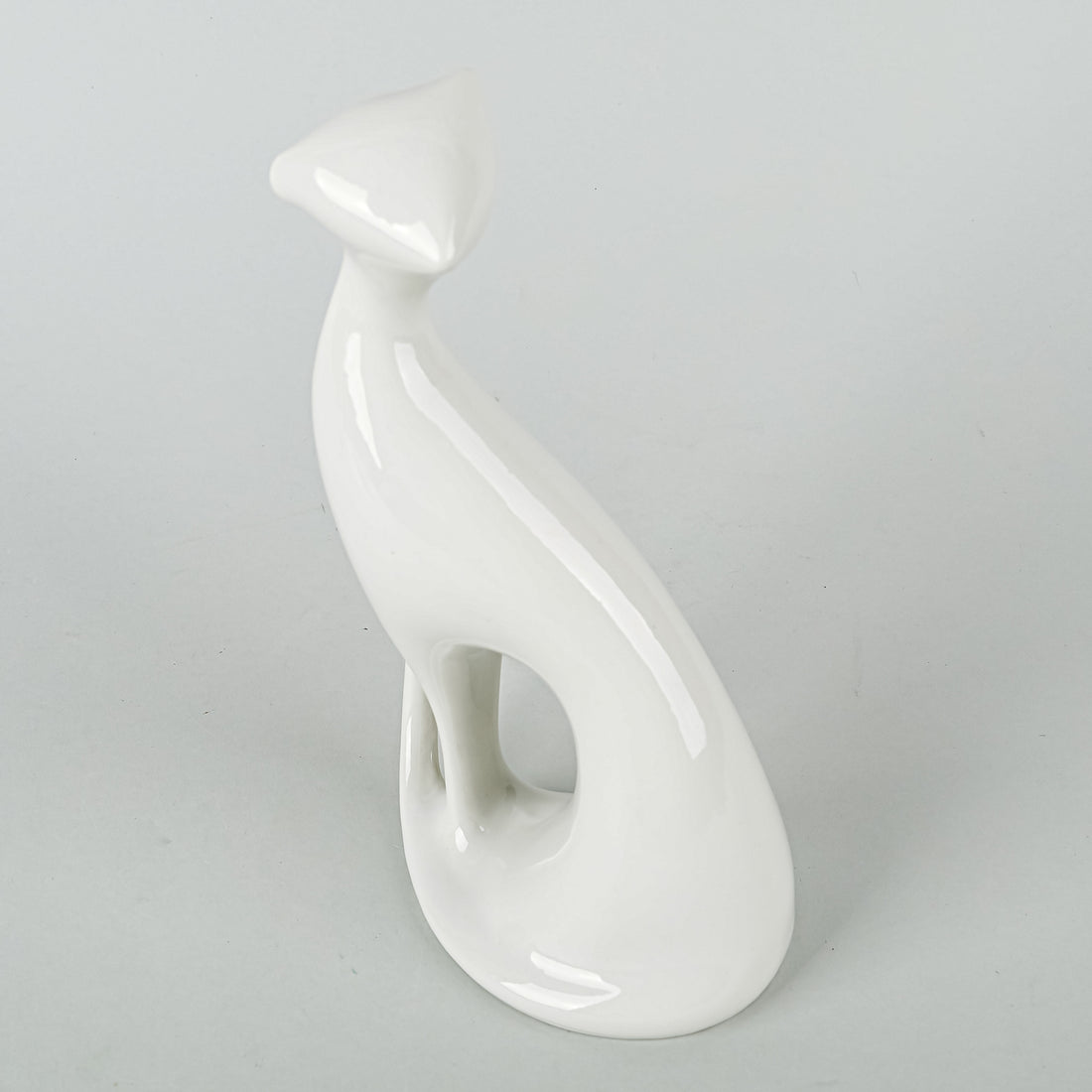 ROYAL DUX Jaroslav Jezek Figurine White Cat 680