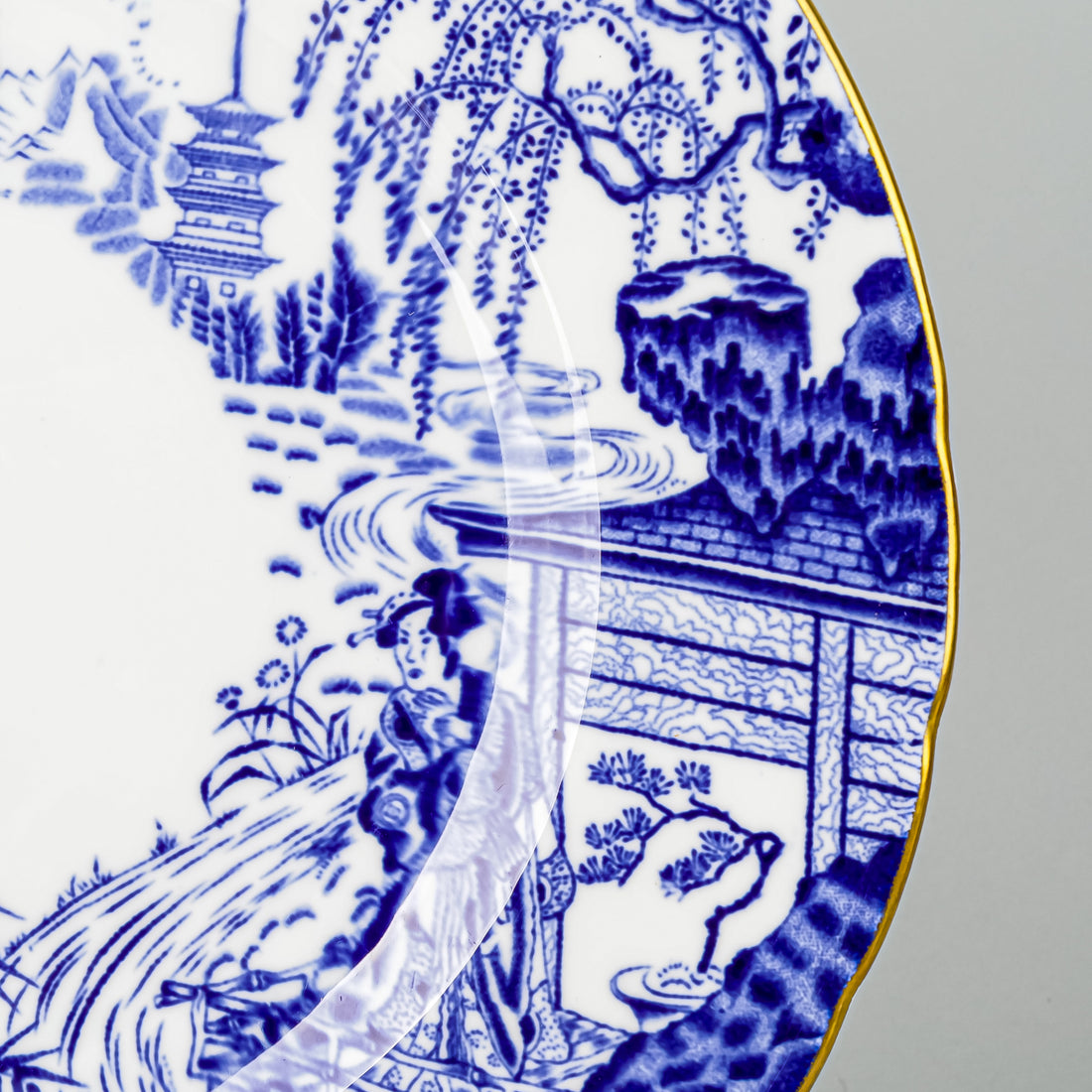ROYAL CROWN DERBY Mikado Dinner Plates Set Of 2