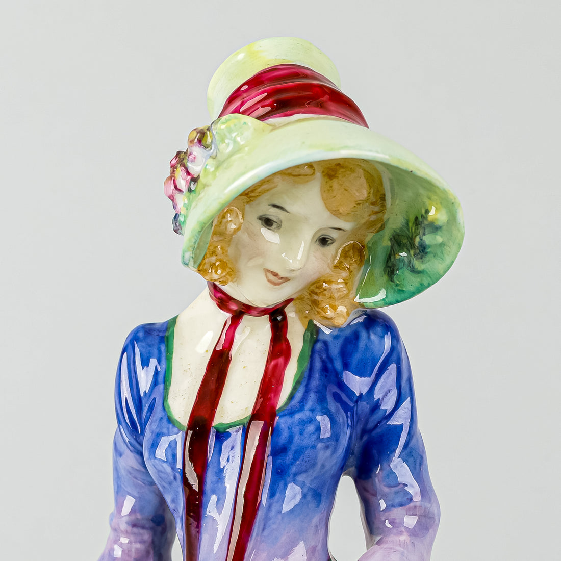 ROYAL DOULTON Figurine Pantalettes HN 1362