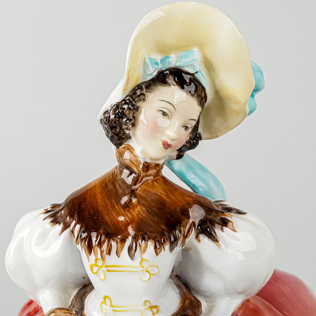 ROYAL DOULTON Figurine The Skater HN 2117