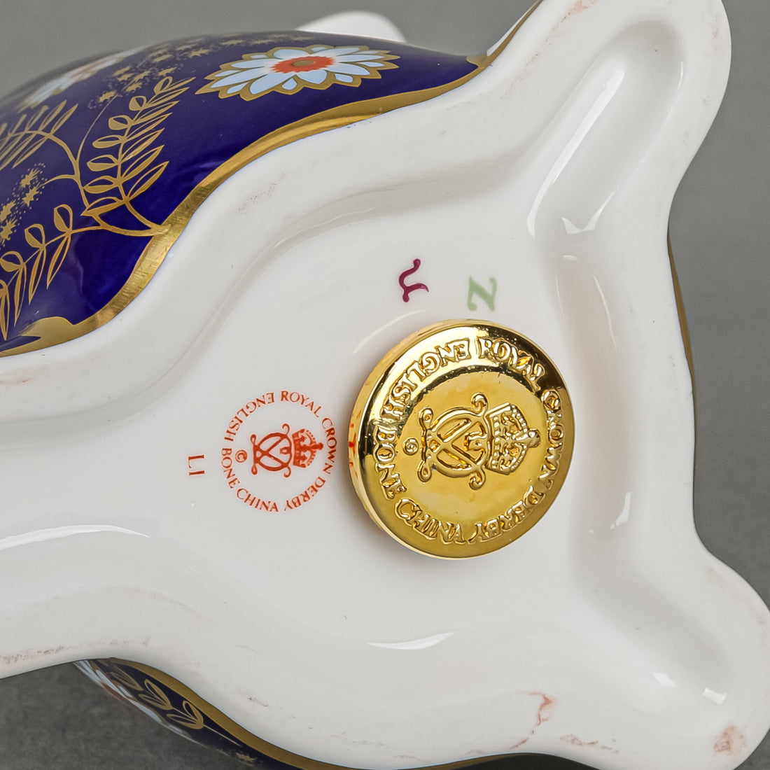 ROYAL CROWN DERBY Paperweight Platypus