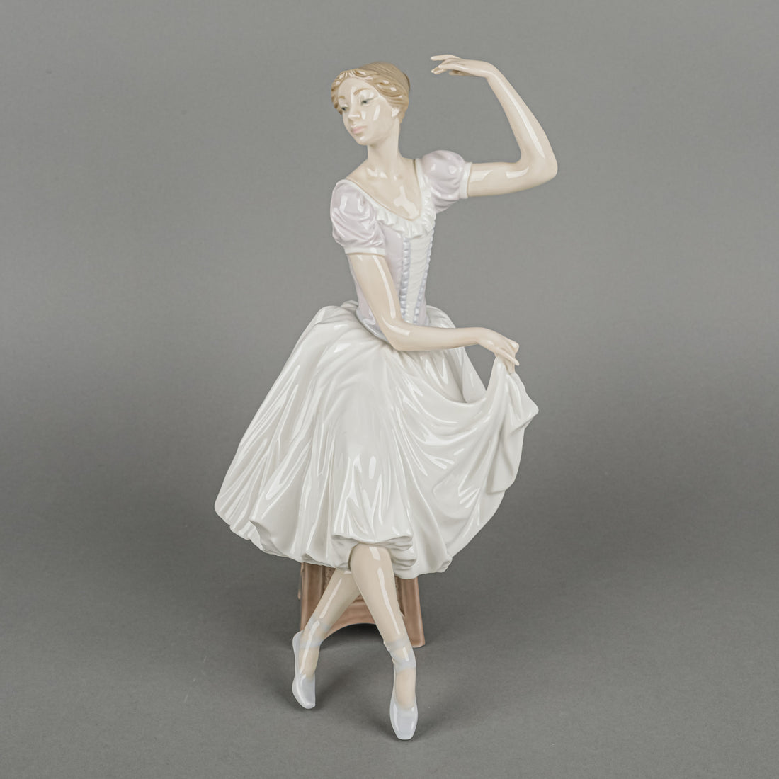 LLADRO Figurine Weary Ballerina 5275