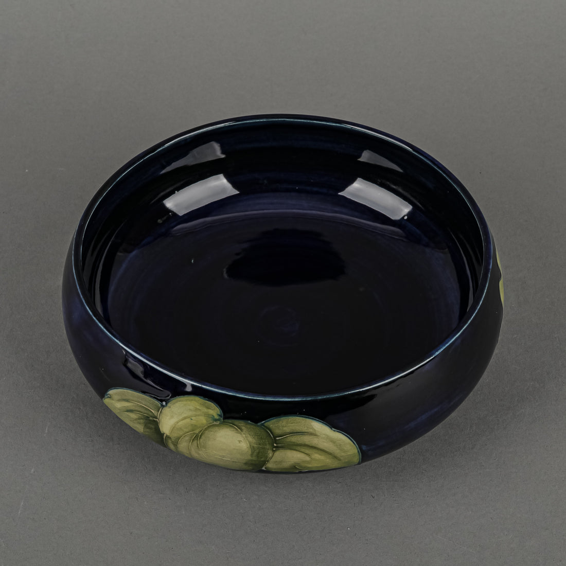 MOORCROFT Clematis Blue Ground Covered Bowl