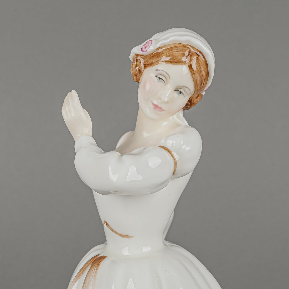ROYAL DOULTON Figurine Rosemary HN 3143