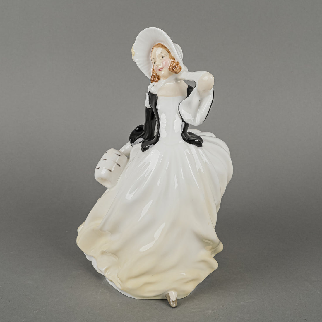 ROYAL DOULTON Figurine Autumn Breezes HN 2147