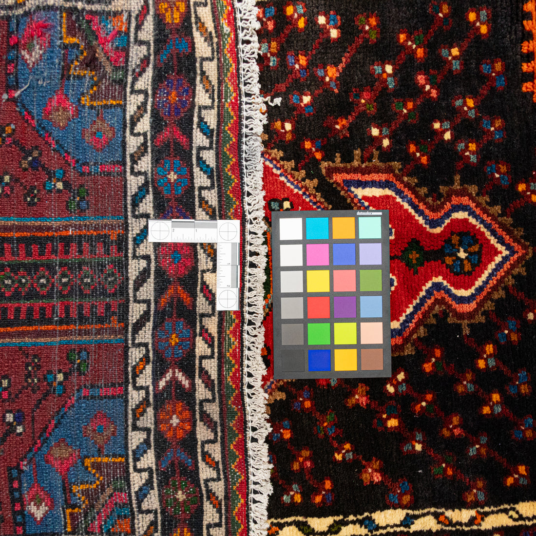 Hand Knotted Wool Isfahan Persian Rug            37"x68"
