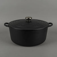 LE CREUSET Signature Cast Iron Round Covered Dutch Oven