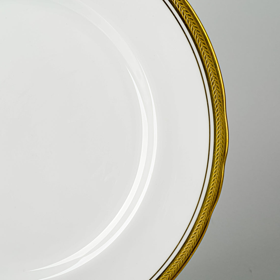 AYNSLEY Elizabeth 7947 Scalloped Edge 11 Place Settings Plus Extras