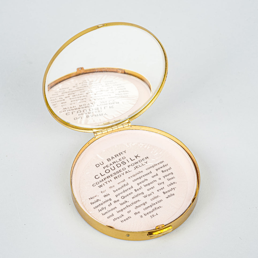 DU BERRY Compressed Powder/Royal Jelly Compact