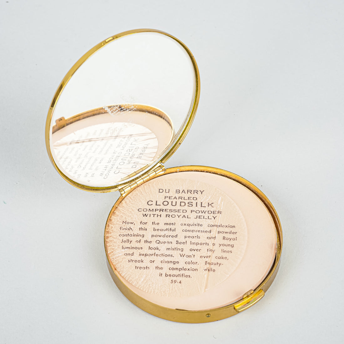 DU BERRY Compressed Powder/Royal Jelly Compact