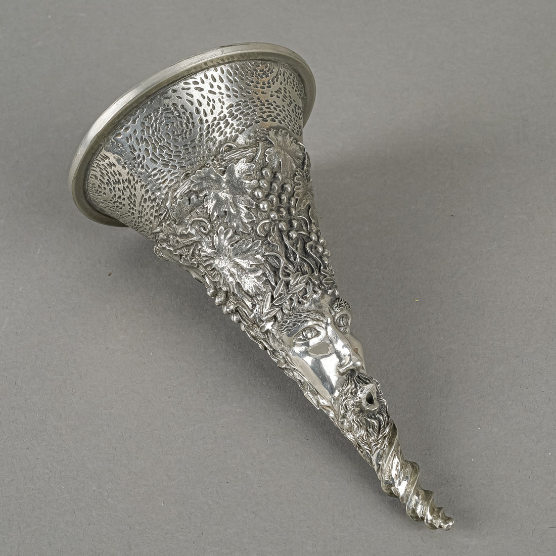 ROYAL SELANGOR Vinifera Bacchus Pewter Wine Funnel 014577R