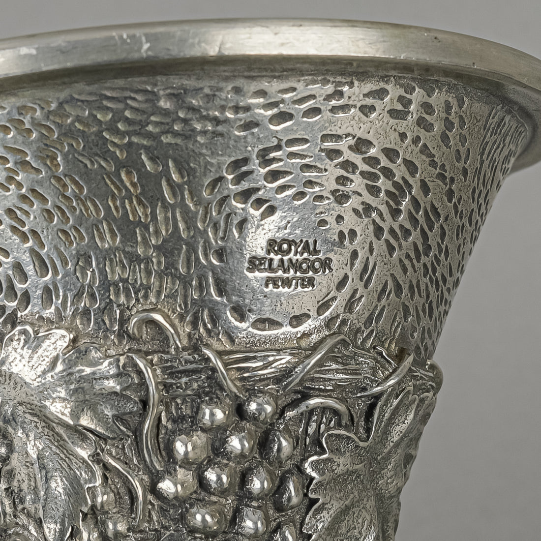 ROYAL SELANGOR Vinifera Bacchus Pewter Wine Funnel 014577R