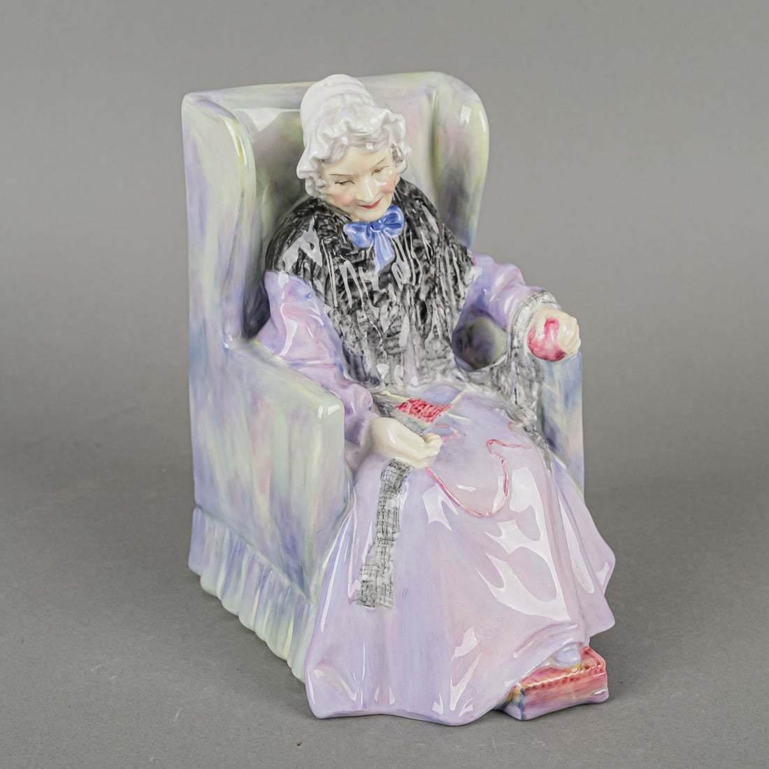 ROYAL DOULTON Figurine Joan HN 2023