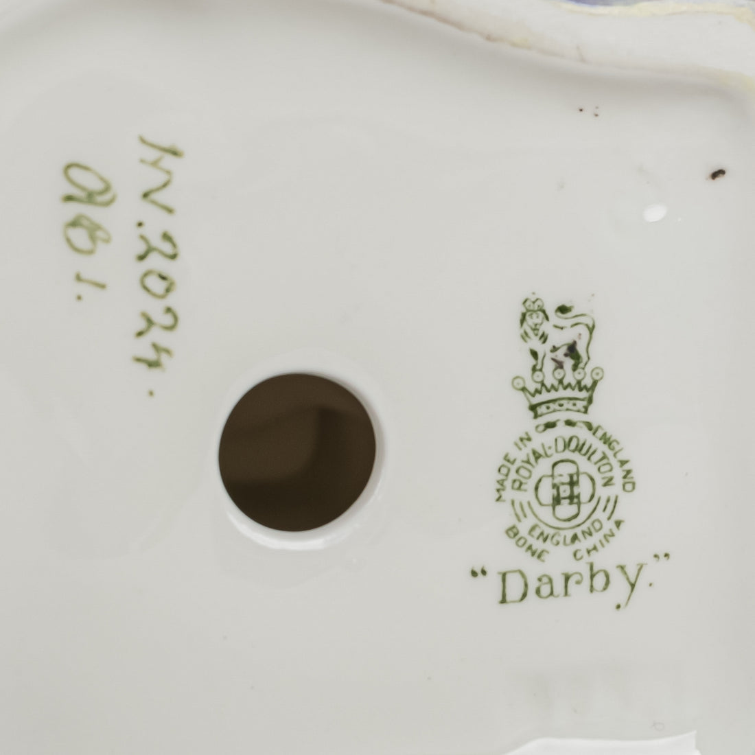 ROYAL DOULTON Figurine Darby HN 2024