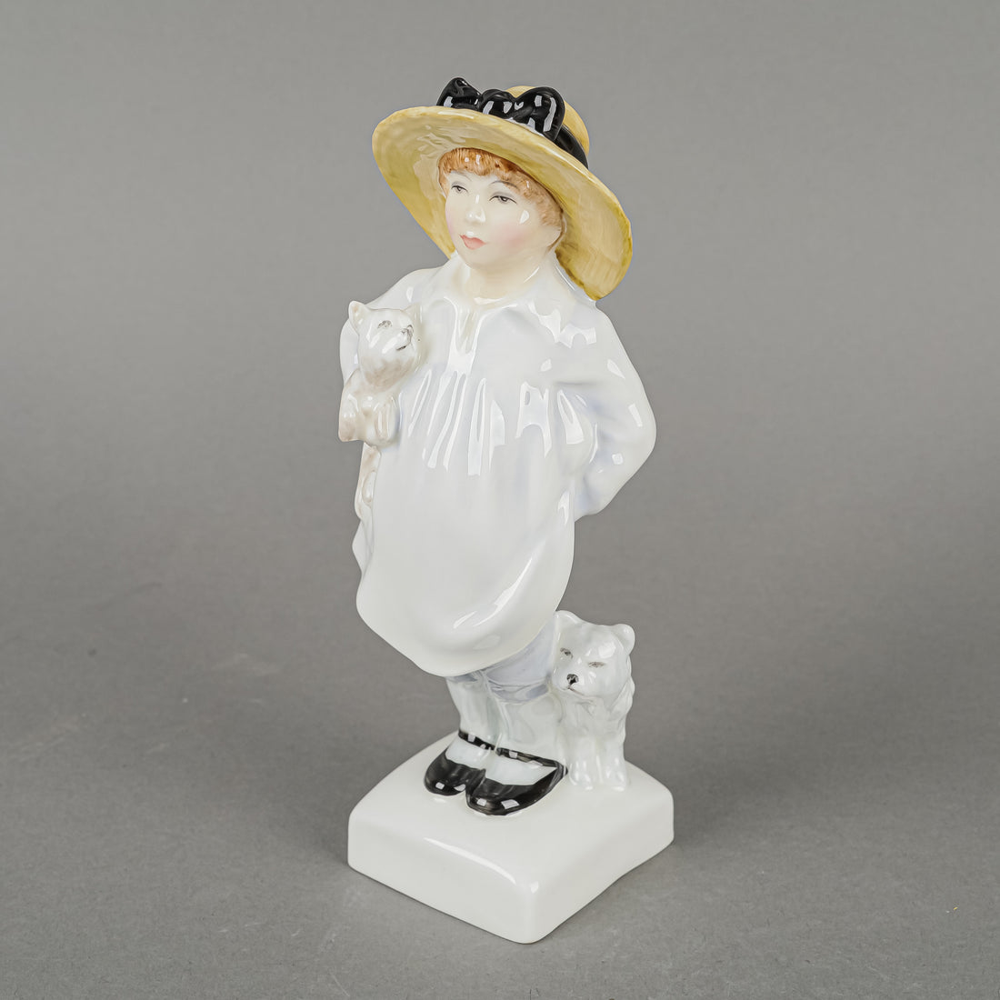ROYAL DOULTON Figurine James HN 3013  Kate Greenaway Series
