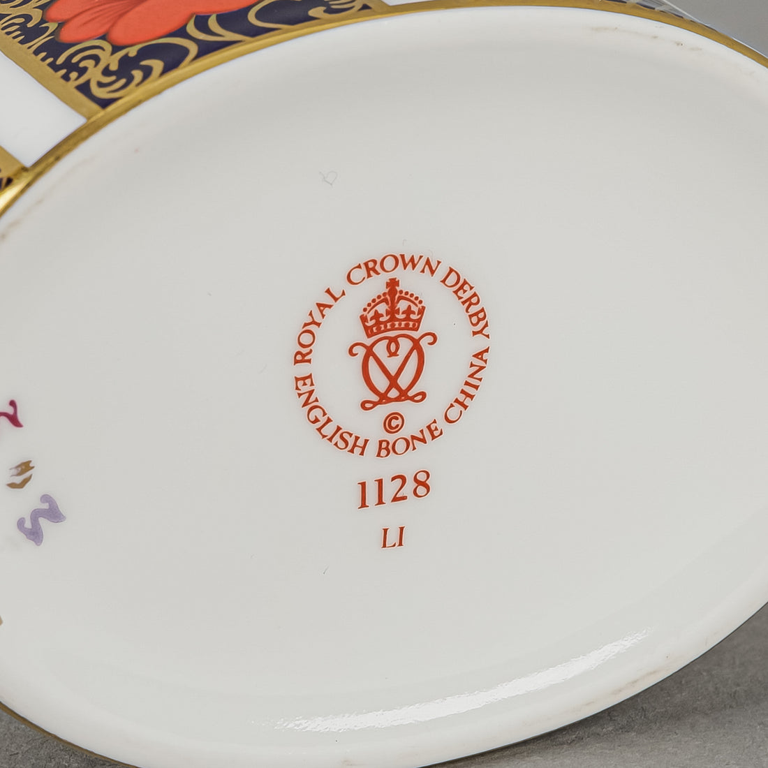 ROYAL CROWN DERBY Old Imari 1128 Oval Covered Box