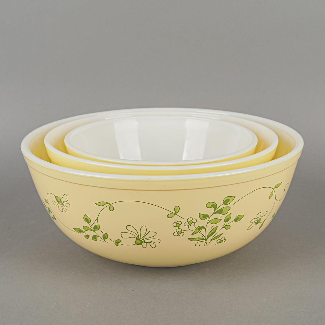 PYREX Shenandoah Nesting Mixing Bowl Set of 3