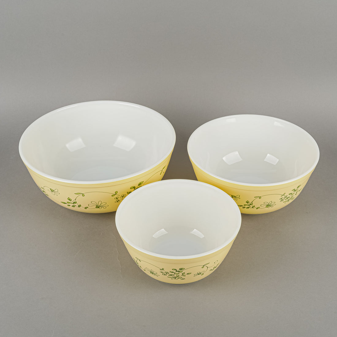 PYREX Shenandoah Nesting Mixing Bowl Set of 3