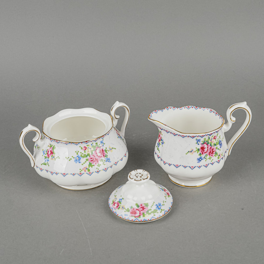 ROYAL ALBERT Petit Point Coffee Set 26 Pieces