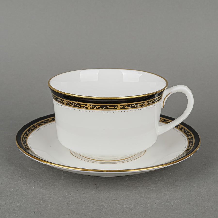 ROYAL WORCESTER Odette 8 Place Settings