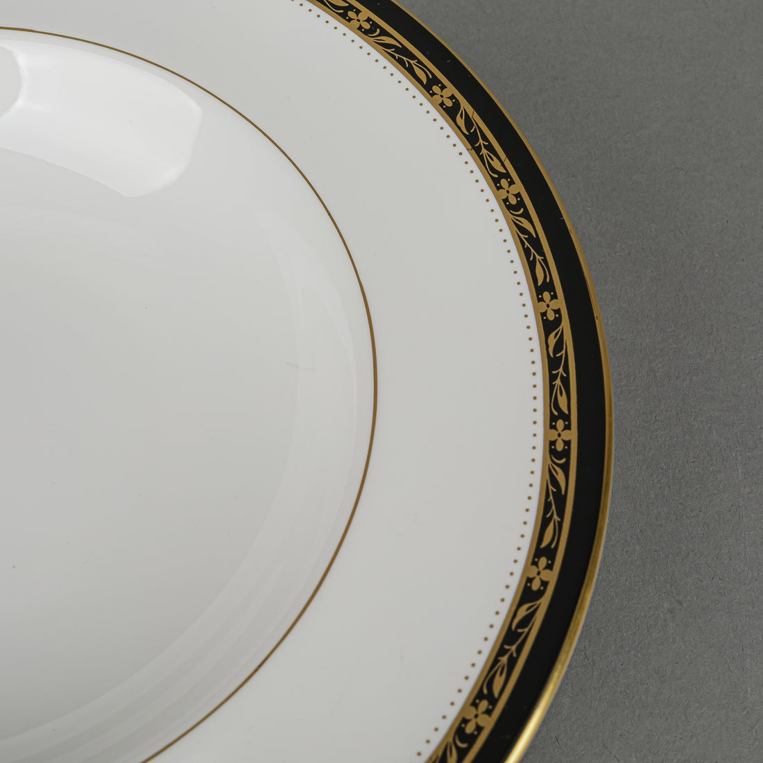 ROYAL WORCESTER Odette Soup Plates Set of 8