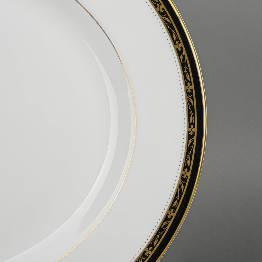 ROYAL WORCESTER Odette Platter