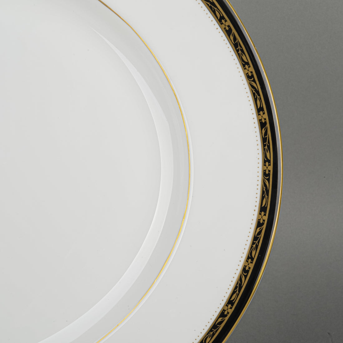 ROYAL WORCESTER Odette Platter