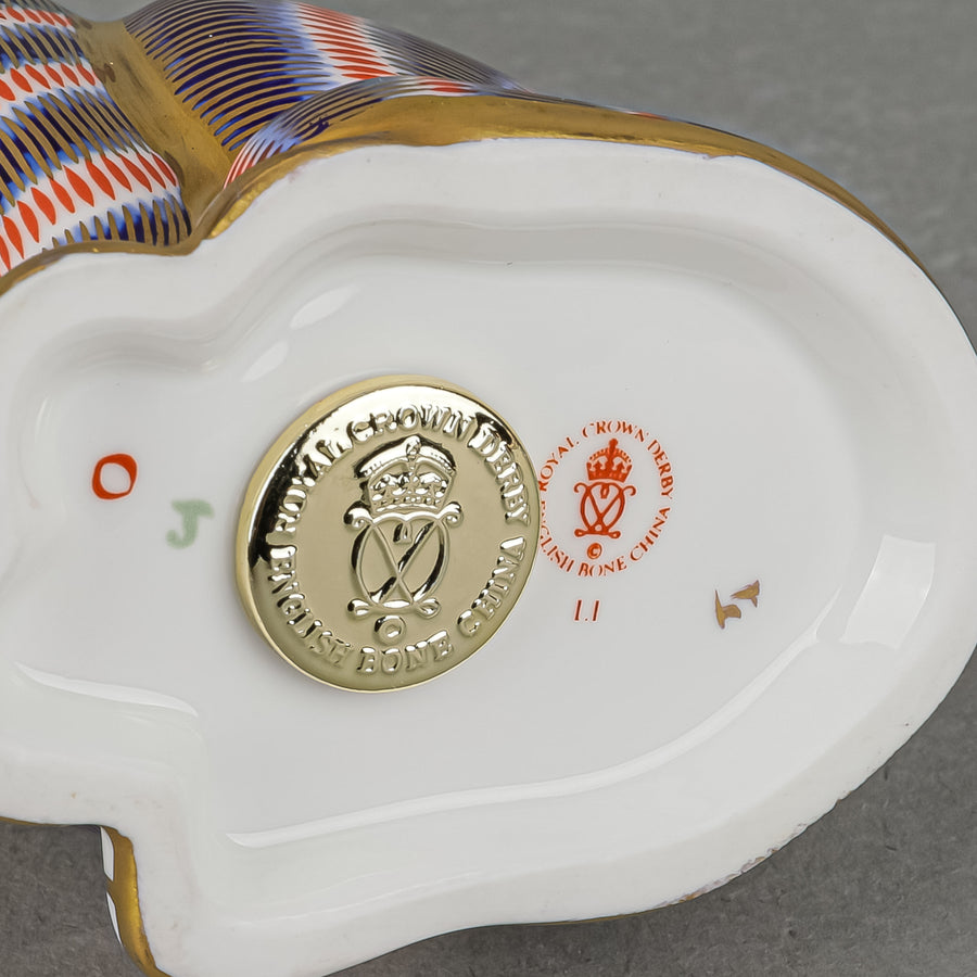 ROYAL CROWN DERBY Paperweight Sitting Cat