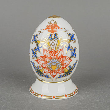 ROYAL CROWN DERBYJapan Eggs of The World w/Stand