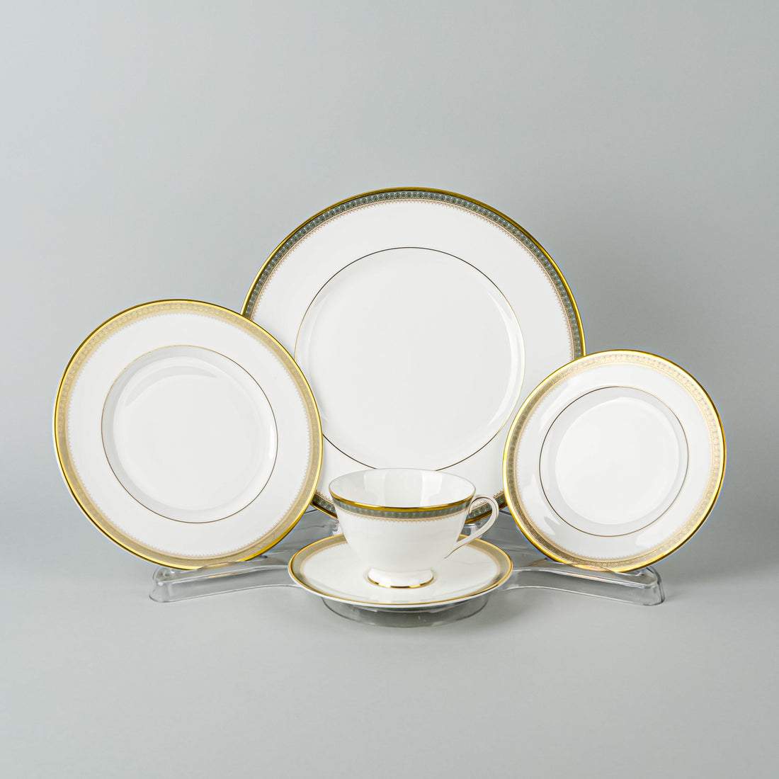 ROYAL DOULTON Clarendon H4993 12 Place Settings Plus Extras