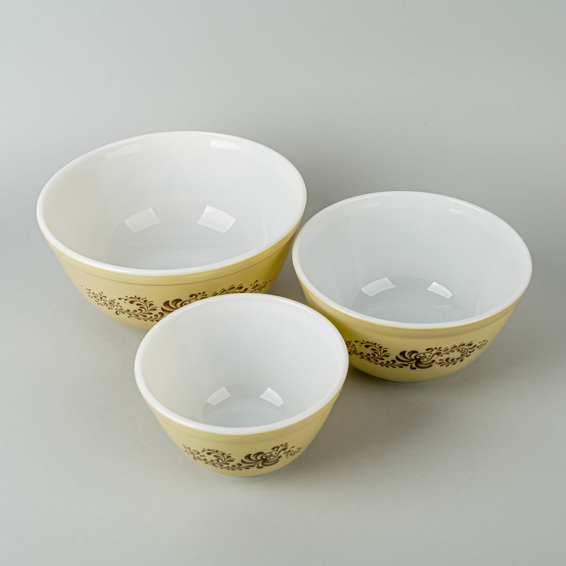 PYREX Homestead Nesting Mixing Bowls Set Of 3