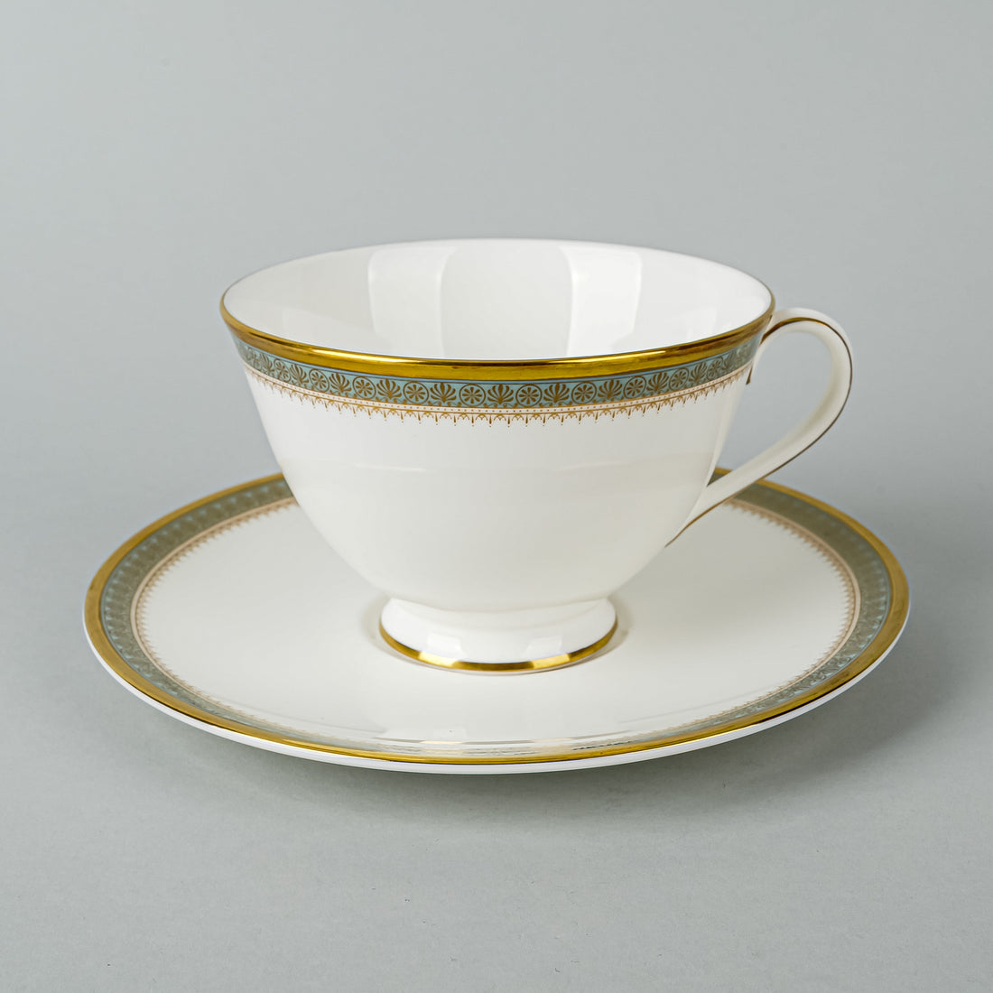 ROYAL DOULTON Clarendon H4993 12 Place Settings Plus Extras