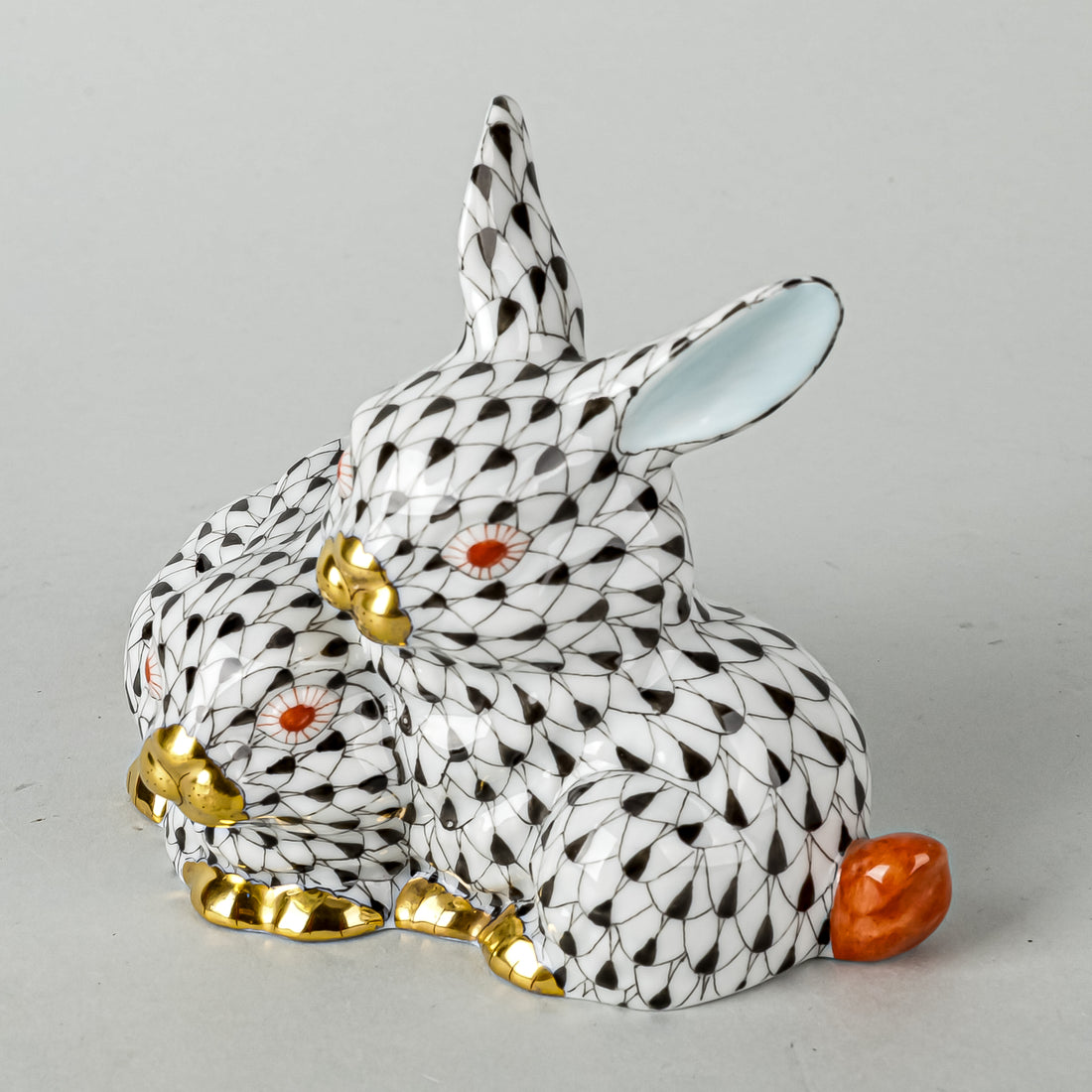 HEREND Figurine Pair Of Bunnies 15584 Fishnet Black