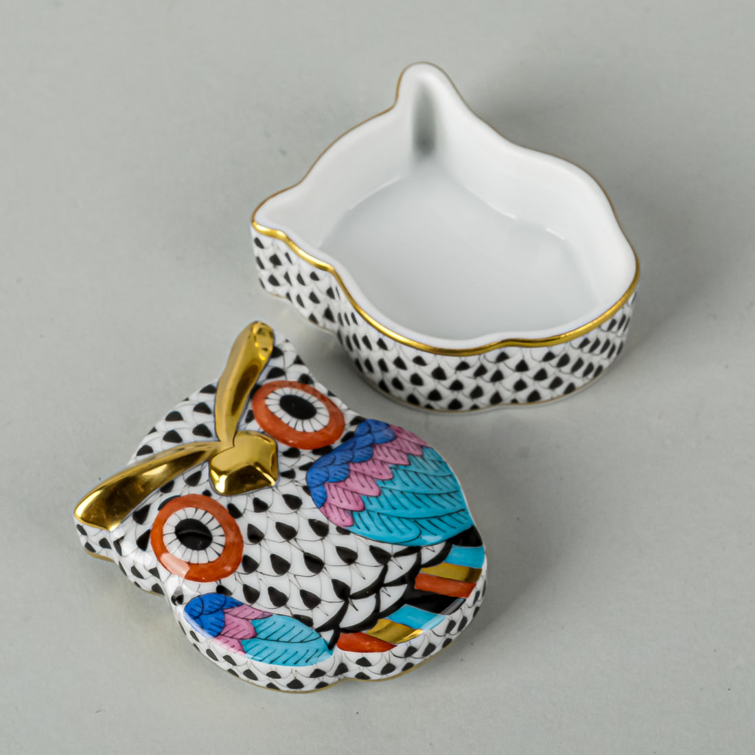 HEREND Bonbonnier Owl Box 6076 Fishnet Black