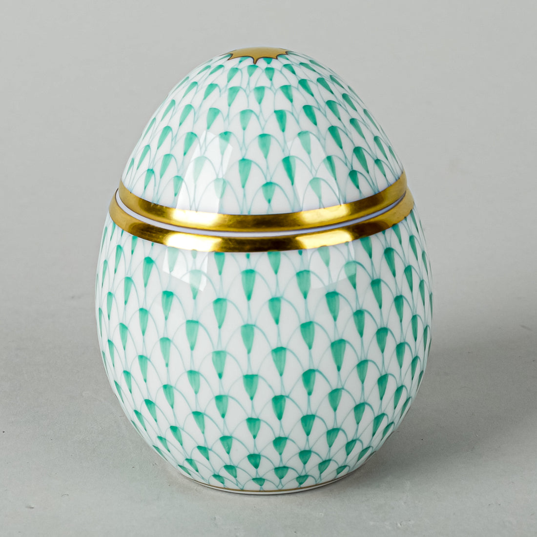 HEREND Bonbonnier Egg Box 6043 Fishnet Green