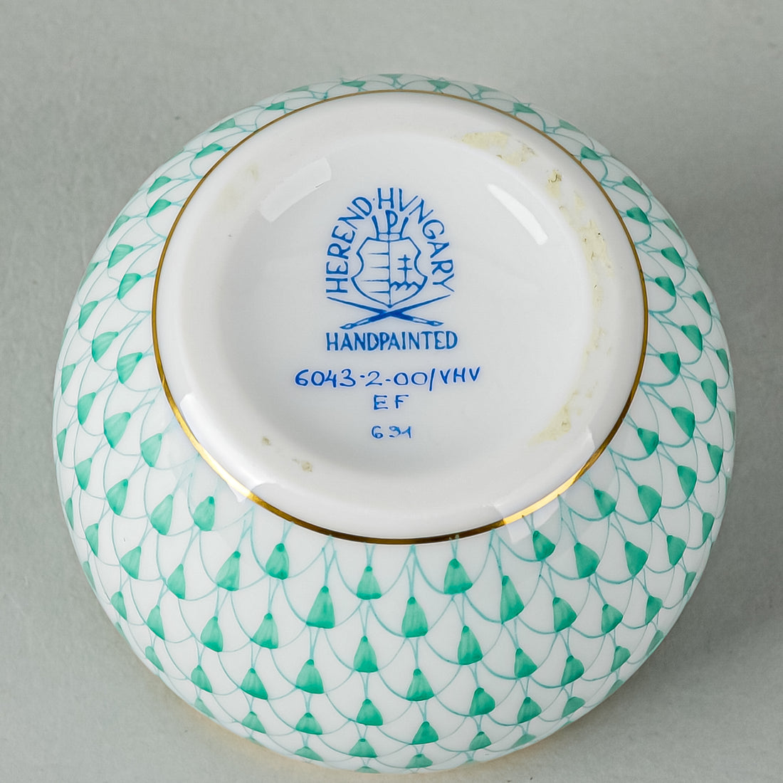 HEREND Bonbonnier Egg Box 6043 Fishnet Green