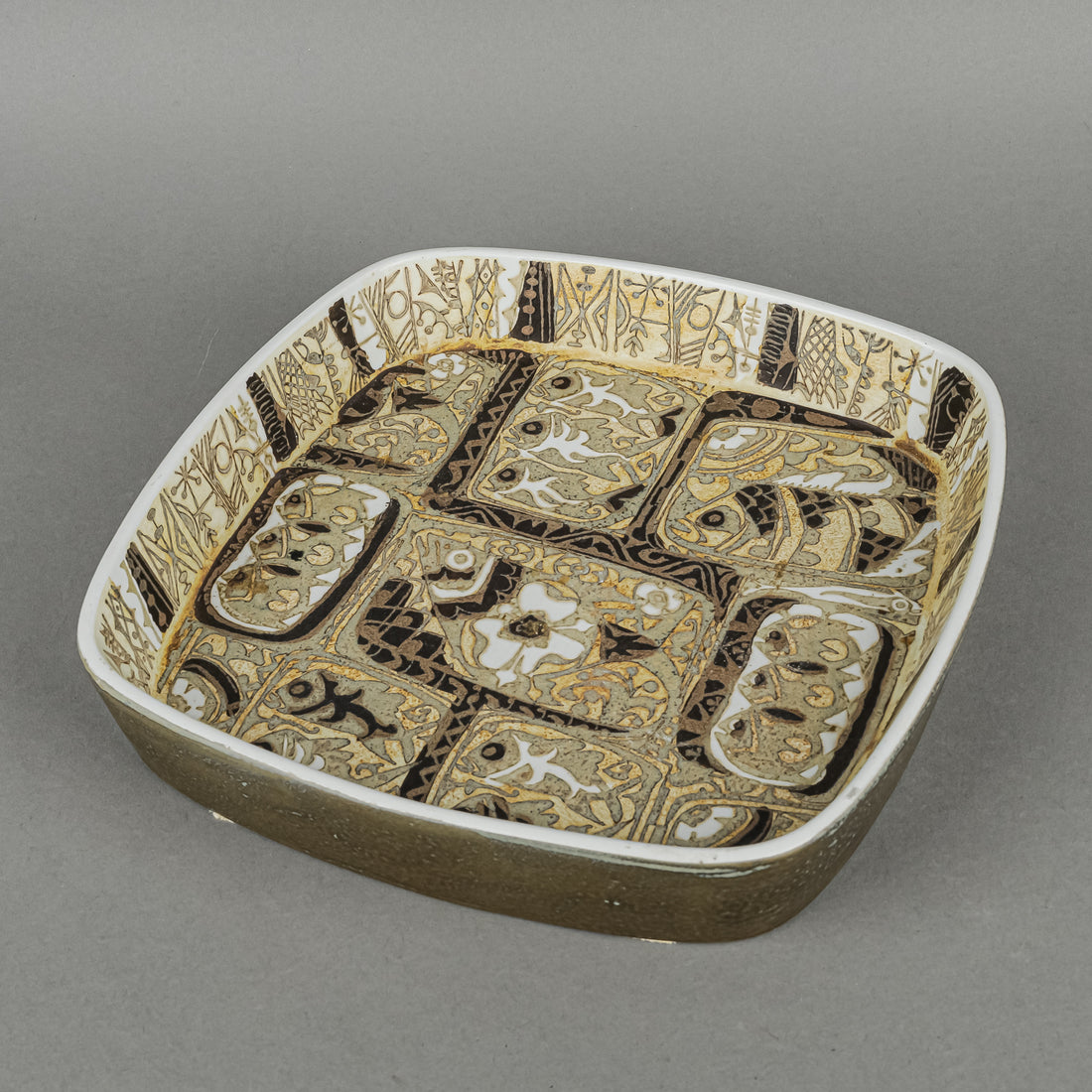 ROYAL COPENHAGEN Nils Thorssen Baca Faience Dish 719/2884