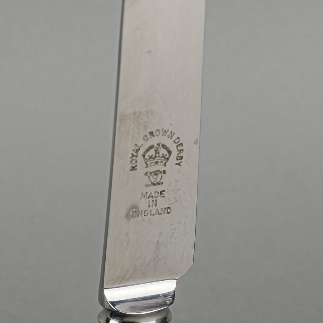 ROYAL CROWN DERBY Old Imari 1128 Ceramic Handle Stainless Steel Cheese Knife