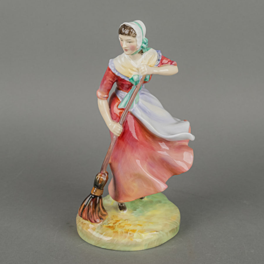 ROYAL DOULTON Figurine Autumn HN 2087  The Seasons Series