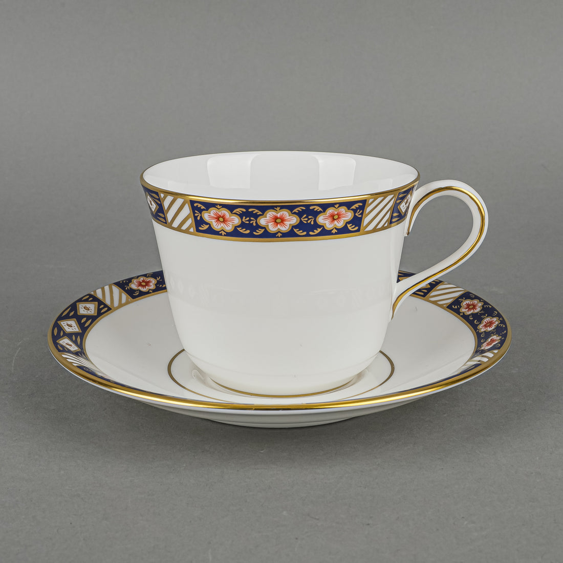 ROYAL CROWN DERBY Kedleston A1315 40 Pieces