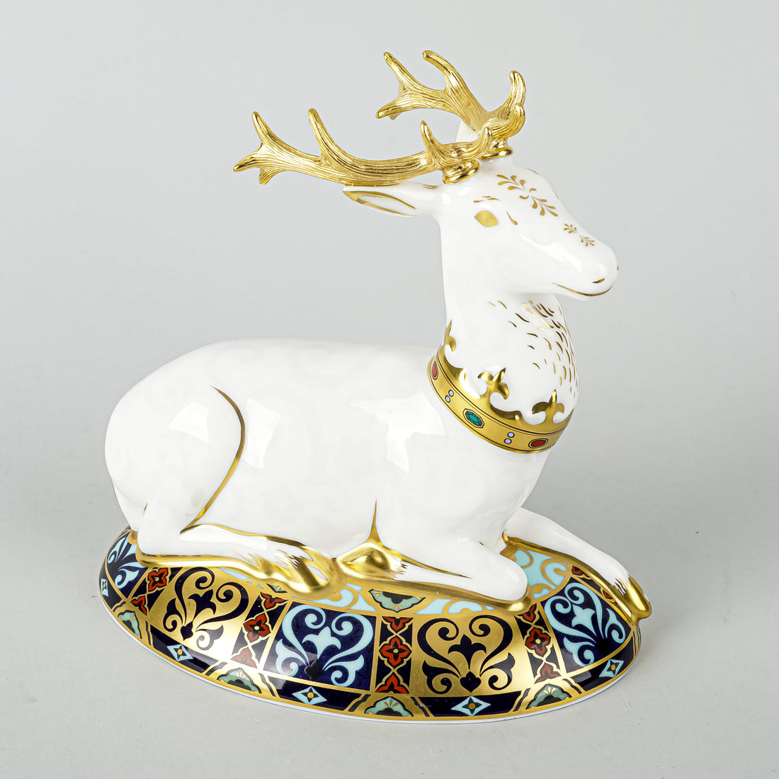 ROYAL CROWN DERBY Paperweight White Hart Heraldic Stag