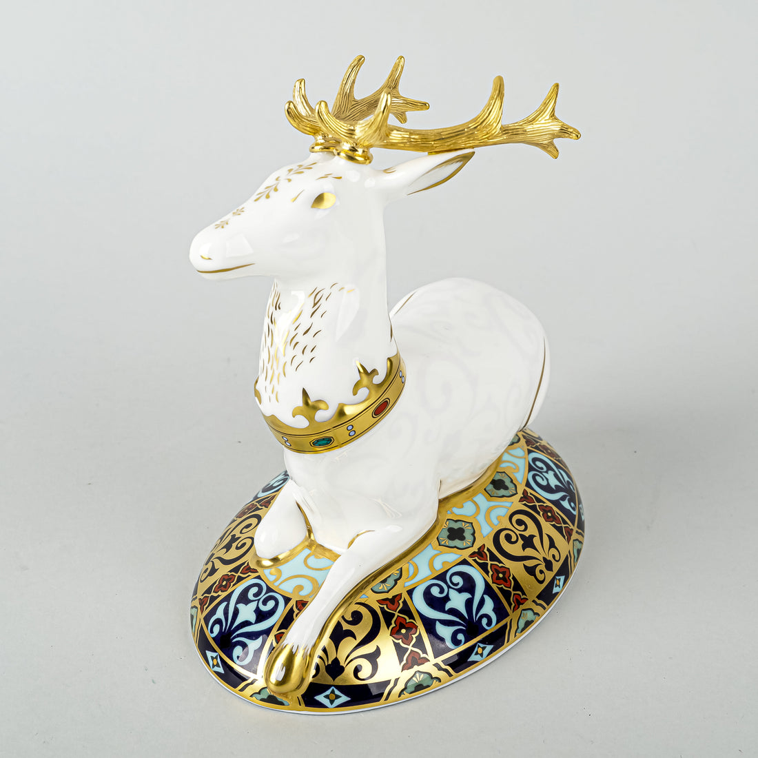ROYAL CROWN DERBY Paperweight White Hart Heraldic Stag