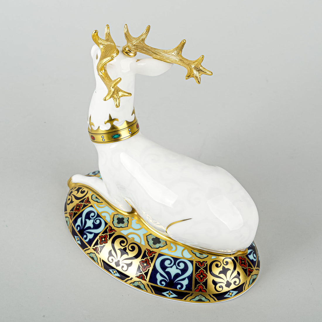 ROYAL CROWN DERBY Paperweight White Hart Heraldic Stag
