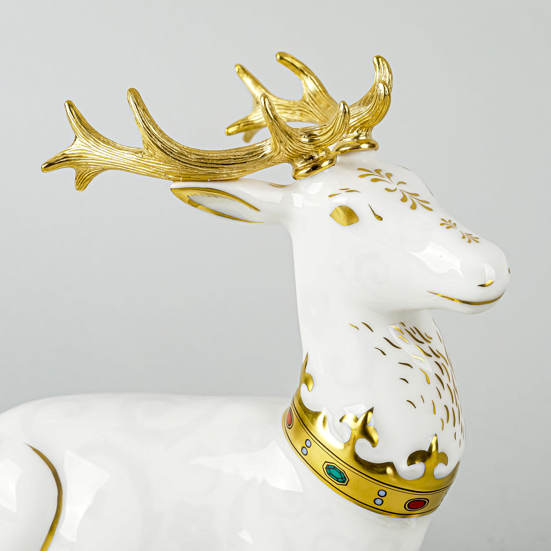 ROYAL CROWN DERBY Paperweight White Hart Heraldic Stag