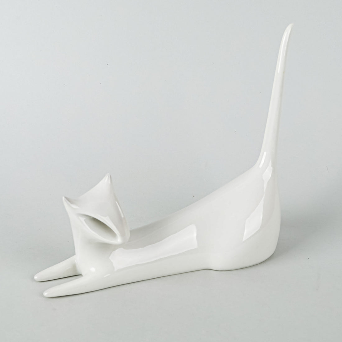 ROYAL DUX Jaroslav Jezek Figurine White Cat 853