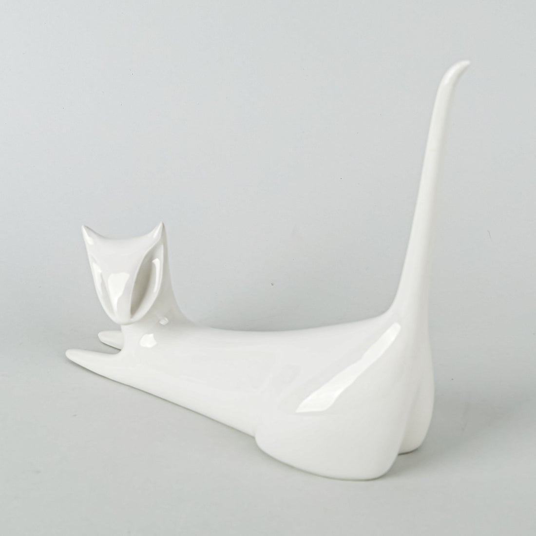 ROYAL DUX Jaroslav Jezek Figurine White Cat 853