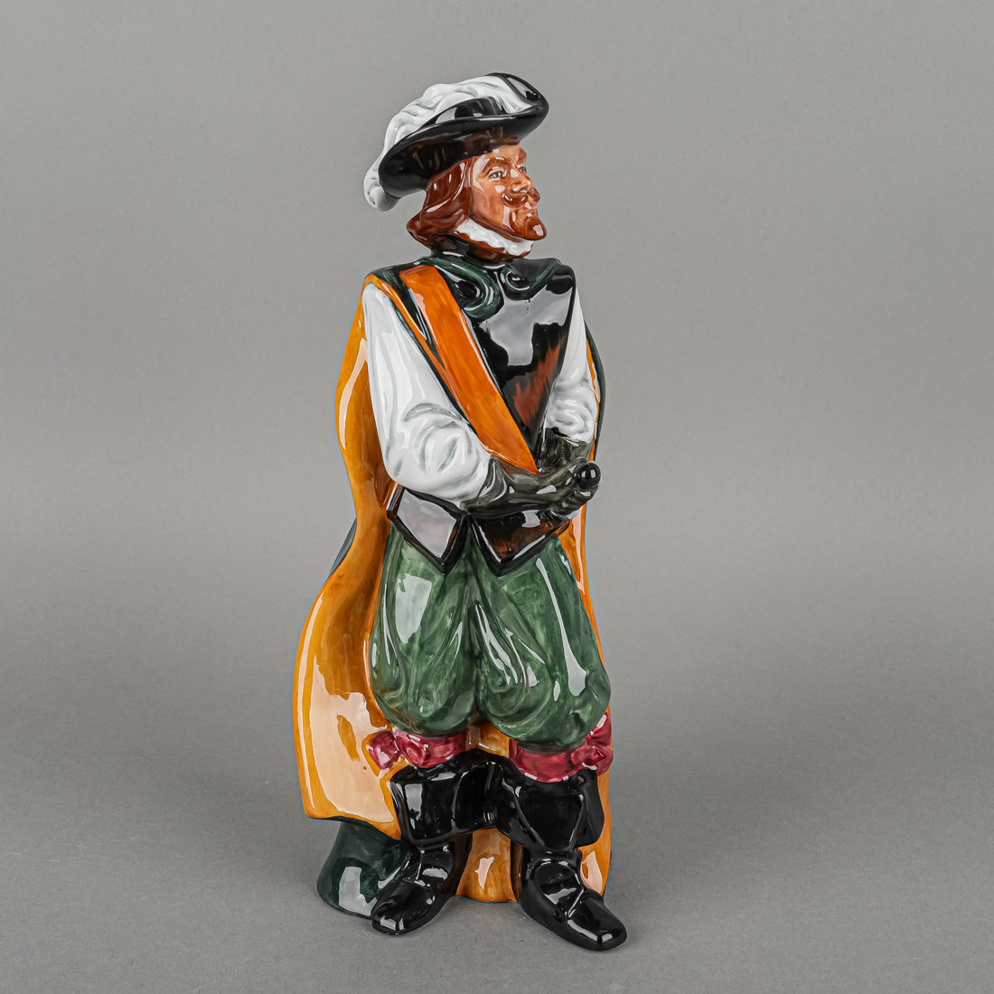 ROYAL DOULTON Figurine Cavalier HN 2716