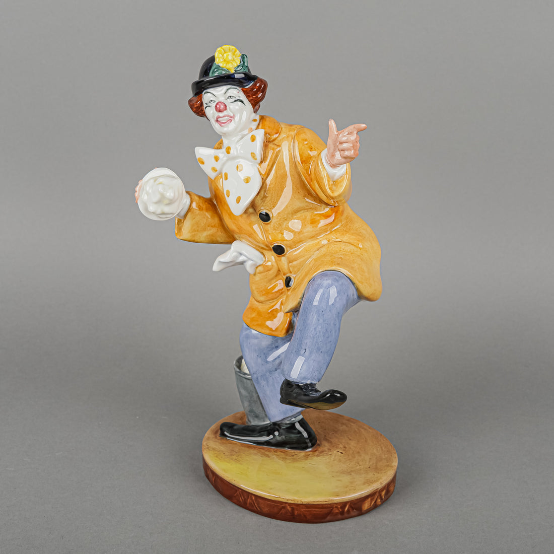 ROYAL DOULTON Figurine The Clown HN 2890